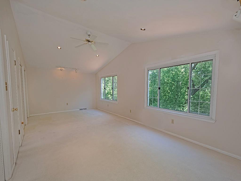 823 Rolling Rock Road Pittsburgh, PA 15234 - Photo 12 of 21 Gallery Image 12