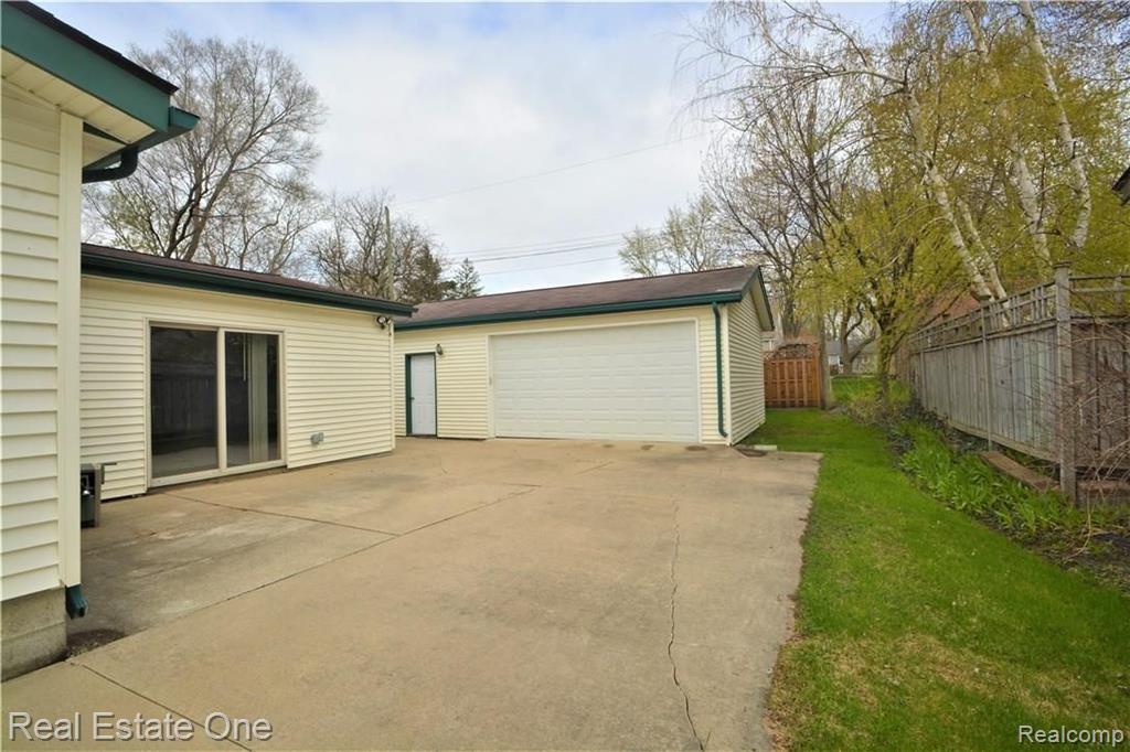 2947 Walsh Drive Rochester Hills, MI 48309 - Photo 17 of 18