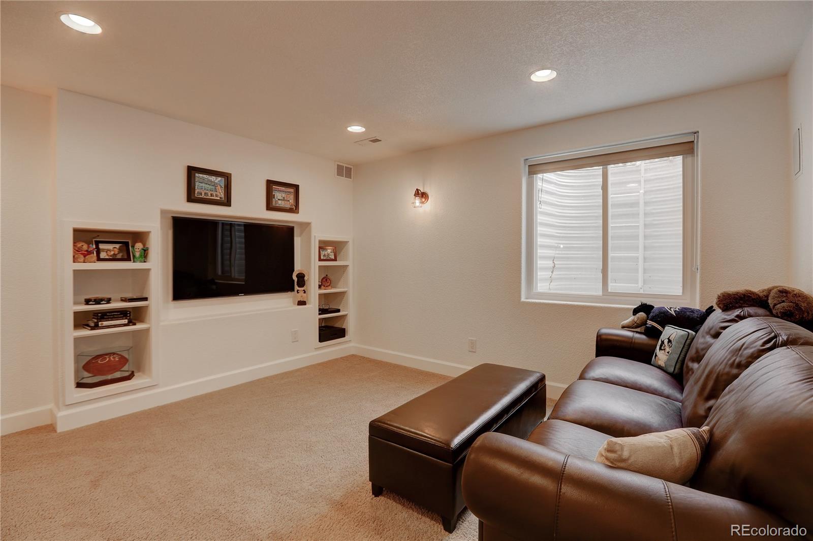 9802 Venneford Ranch Road Highlands Ranch, CO 80126 - Photo 33 of 40 Gallery Image 33