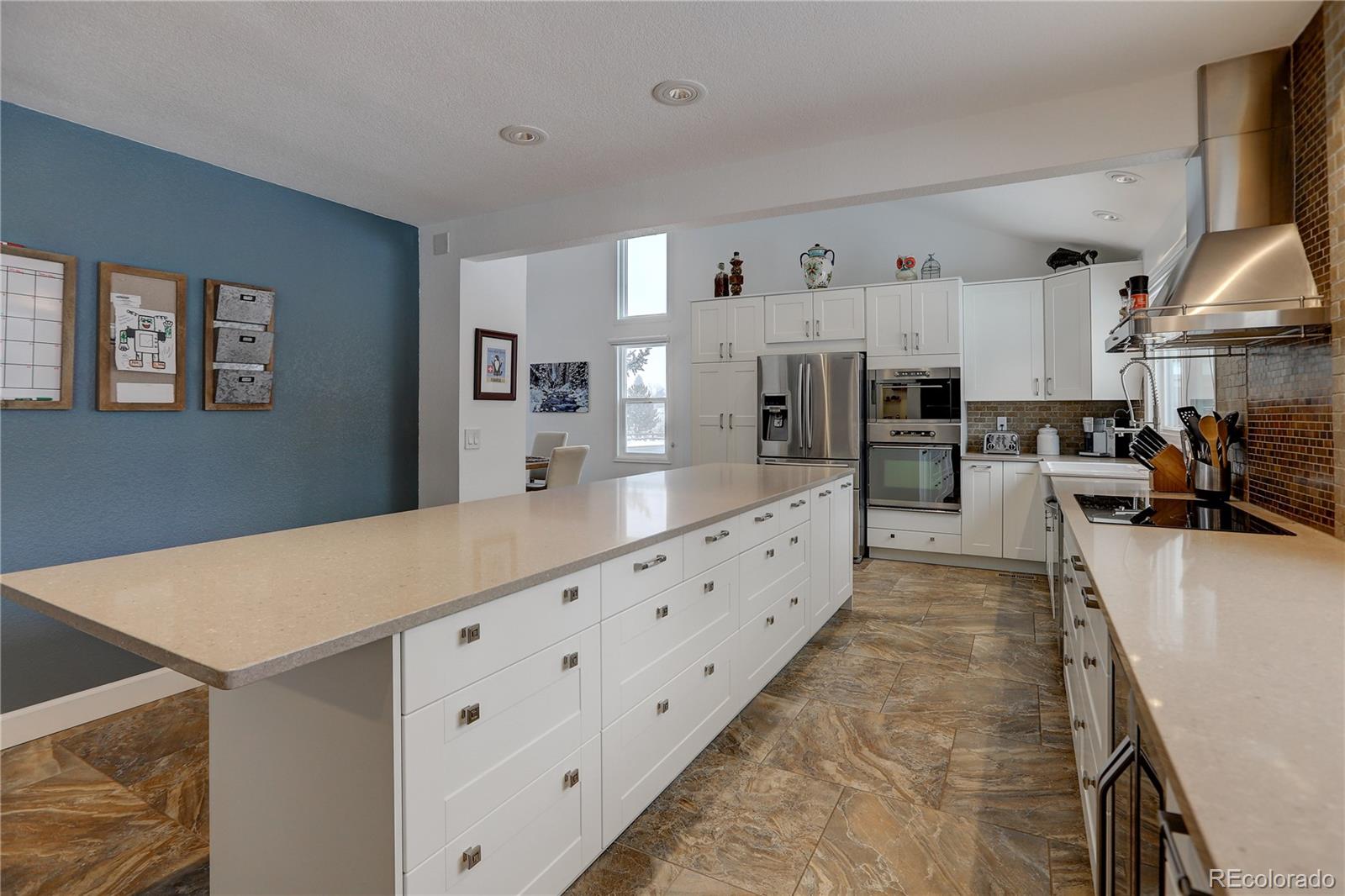 9802 Venneford Ranch Road Highlands Ranch, CO 80126 - Photo 9 of 40 Gallery Image 9