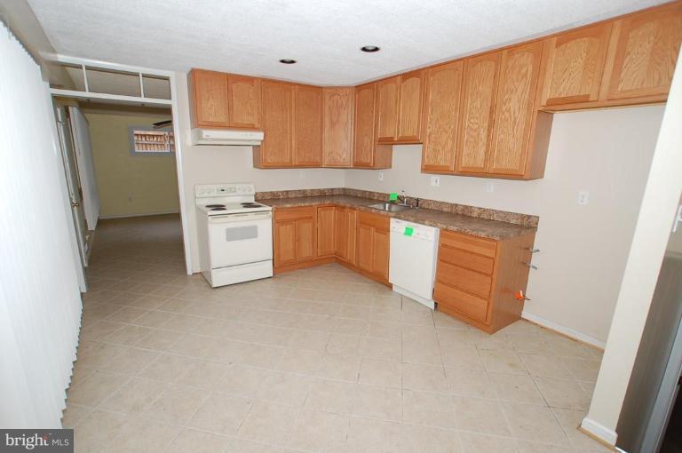 3700 Leverton Street Silver Spring, MD 20906 - Photo 11 of 15 Kitchen