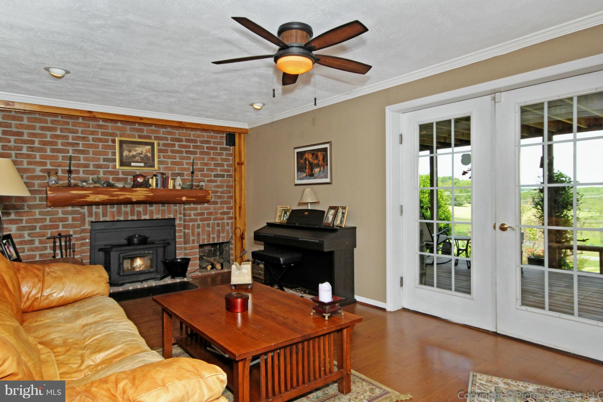 6320 New London Road New Market, MD 21774 - Photo 20 of 30 Family Room