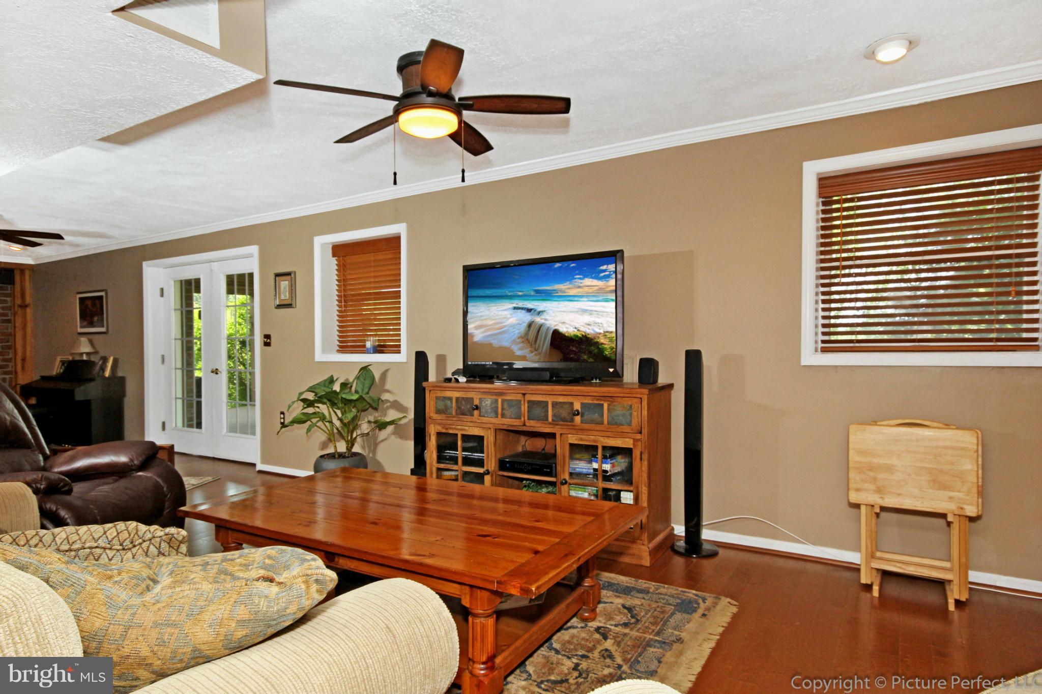 6320 New London Road New Market, MD 21774 - Photo 22 of 30 Family Room