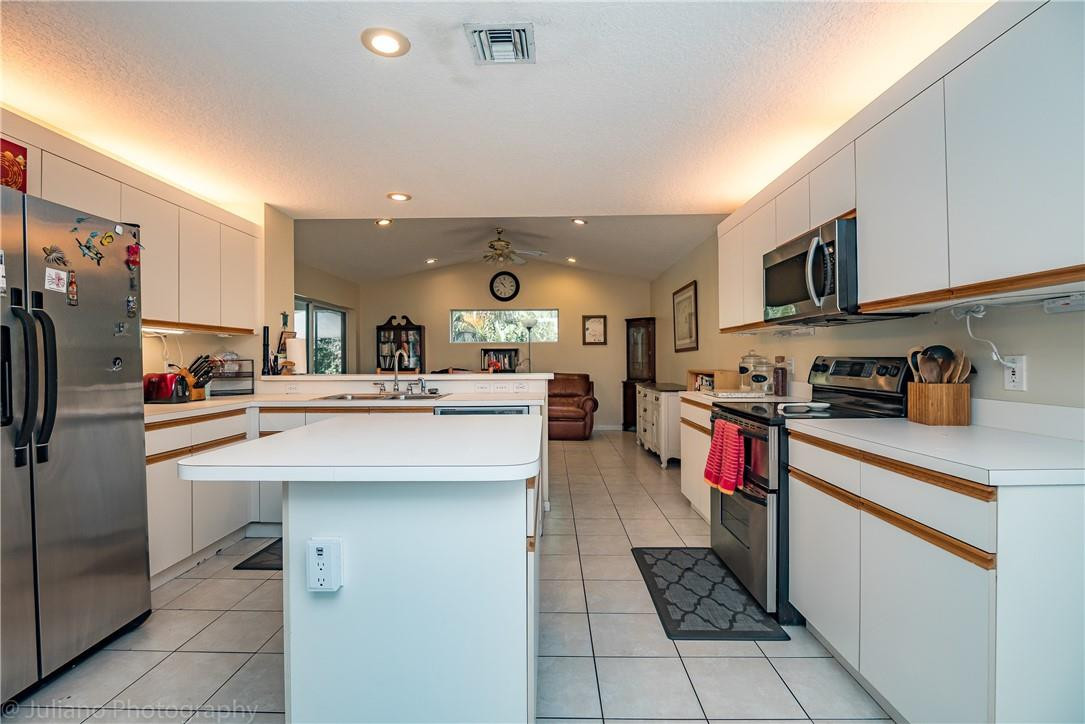 4845 North Lee Road Delray Beach, FL 33445 - Photo 16 of 40 Photo 16