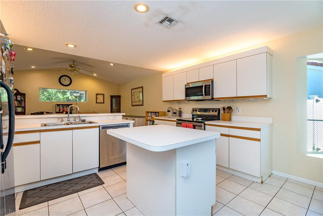 4845 North Lee Road Delray Beach, FL 33445 - Photo 17 of 40 Photo 17