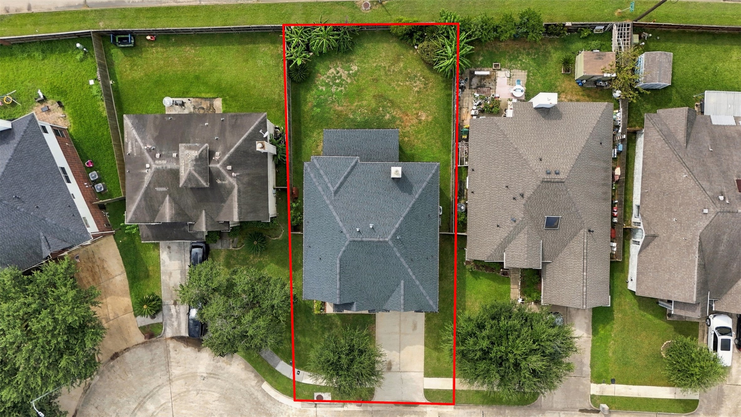 4838 Roaring Springs Road Pasadena, TX 77505 - Photo 33 of 38 Charming home with a spacious backyard, nestled in a cozy neighborhood. Perfect for families or entertaining.
