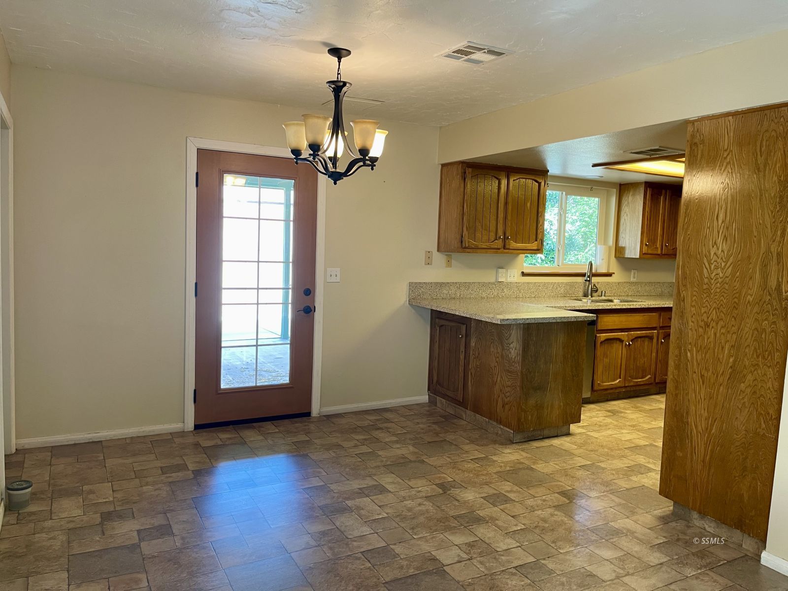 624 Sherwood Court Ridgecrest, CA 93555 - Photo 4 of 30