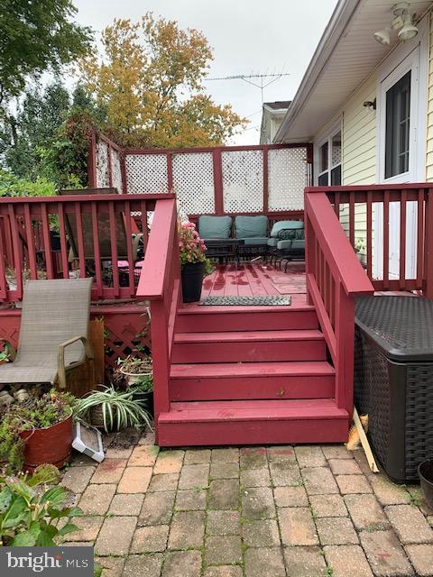 9 Darlington Road New Castle, DE 19720 - Photo 10 of 31 Rear Deck