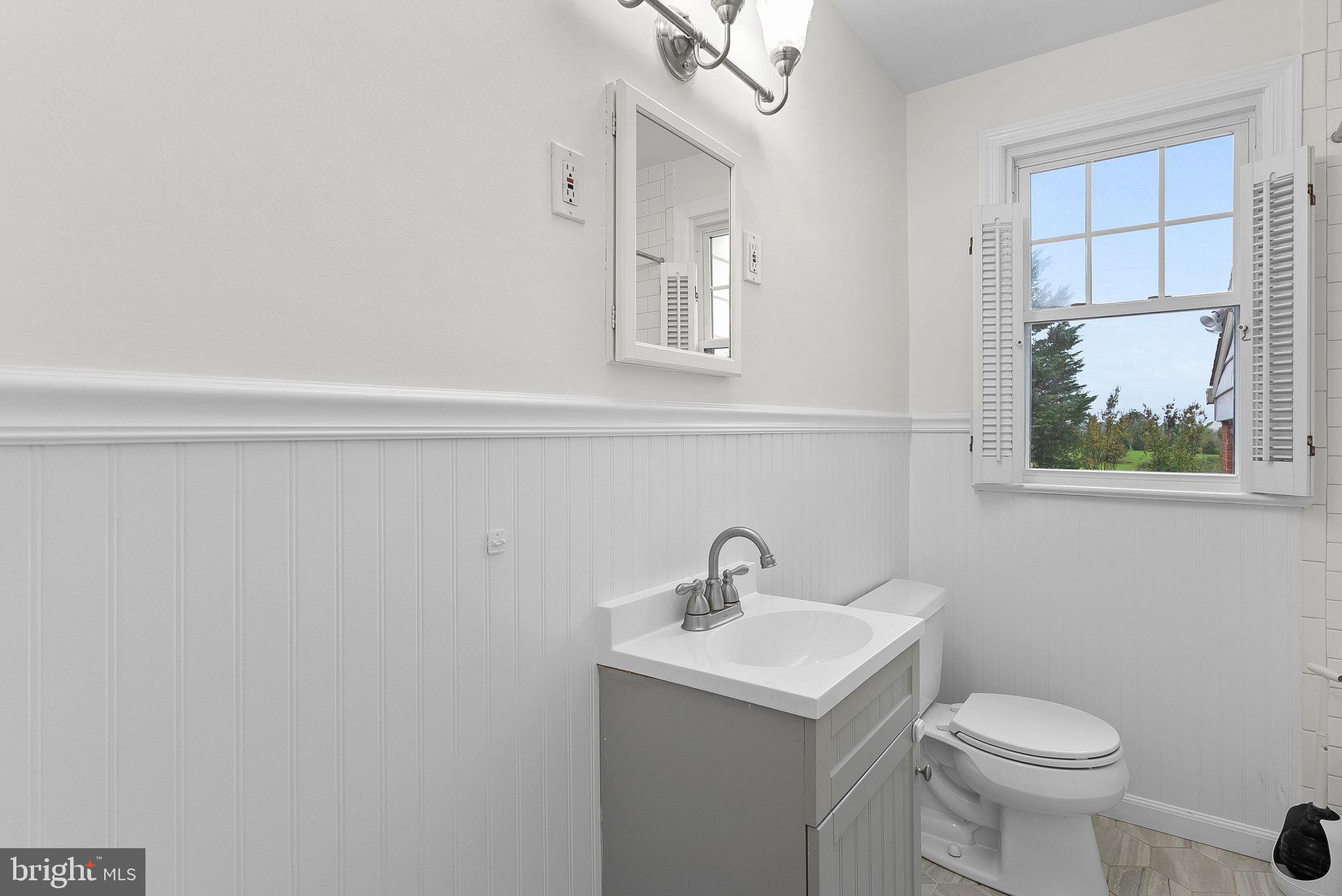 16545 Clarkes Gap Road Paeonian Springs, VA 20129 - Photo 24 of 37 Bathroom 2