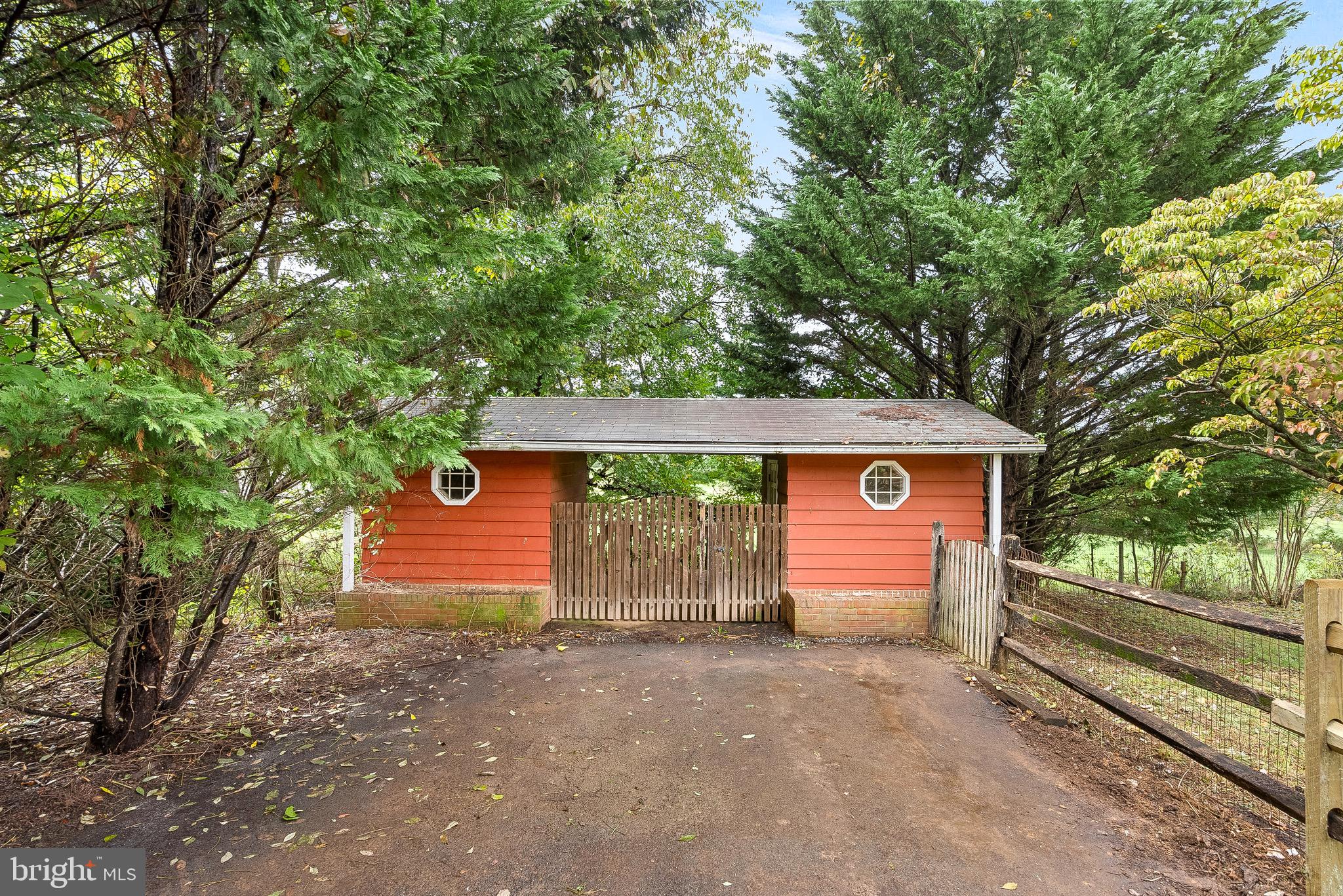 16545 Clarkes Gap Road Paeonian Springs, VA 20129 - Photo 29 of 37 Shed