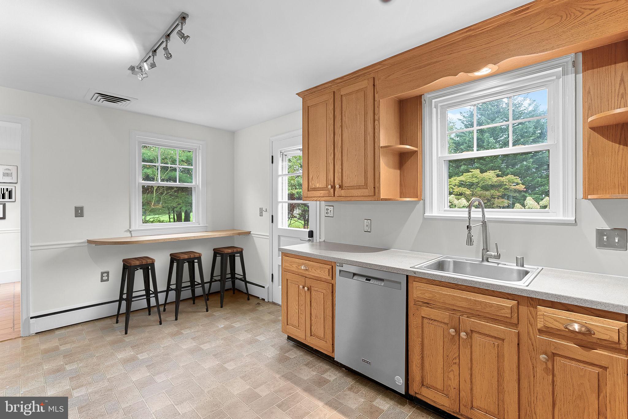 16545 Clarkes Gap Road Paeonian Springs, VA 20129 - Photo 10 of 37 Kitchen
