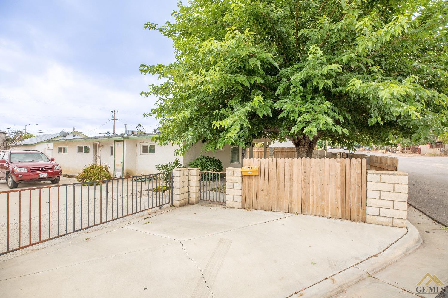 Undisclosed Address Taft, CA 93268 - Photo 2 of 24 a view of a fence