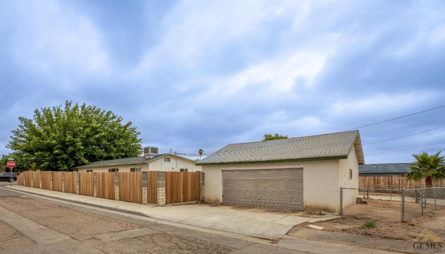 Undisclosed Address Taft, CA 93268 - Photo 22 of 24 front view of a house