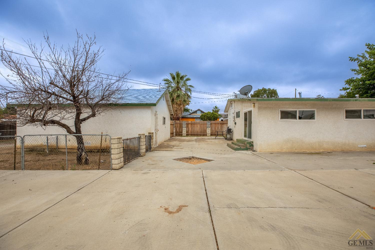 Undisclosed Address Taft, CA 93268 - Photo 3 of 24 a view of a house with a patio