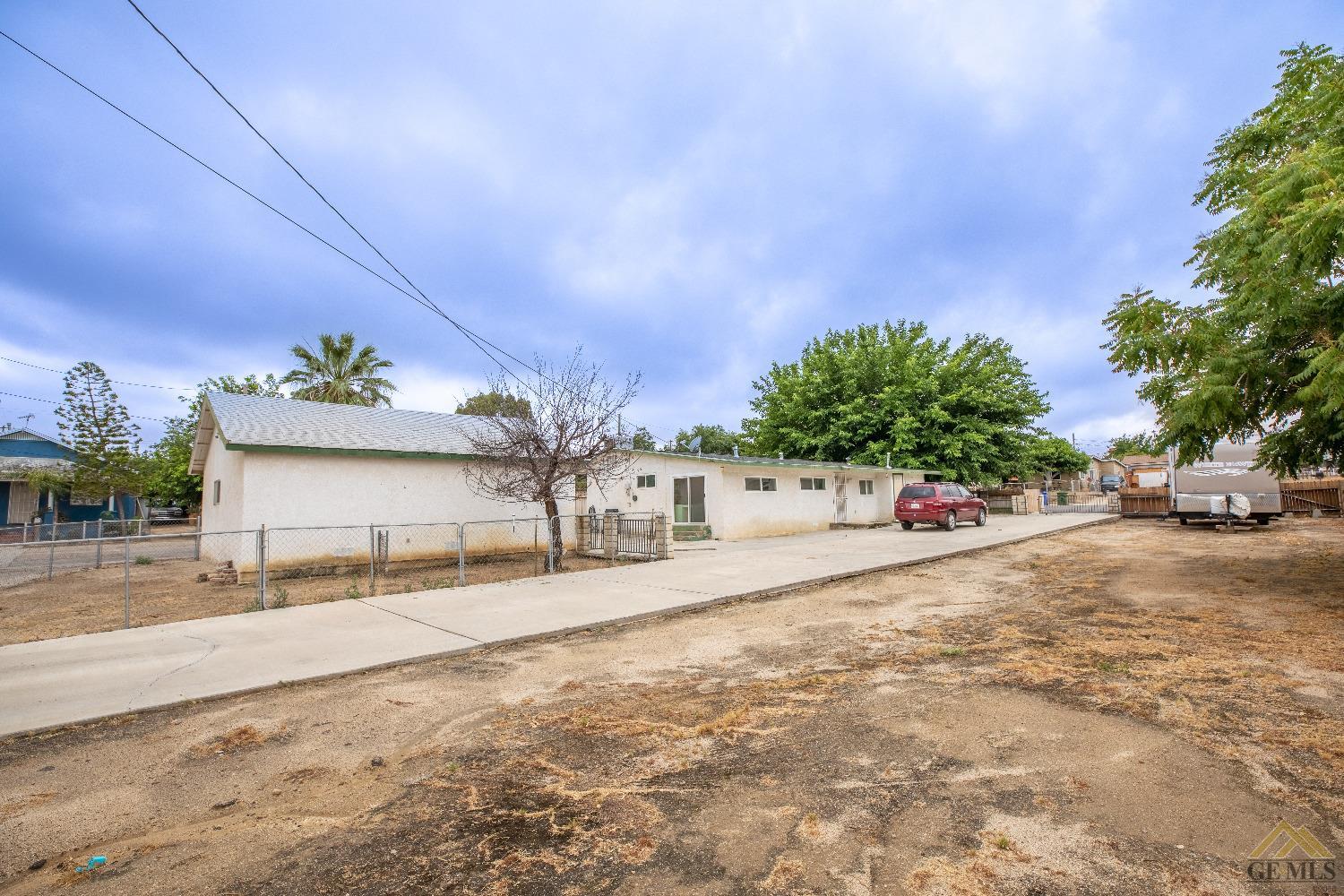 Undisclosed Address Taft, CA 93268 - Photo 5 of 24 a view of a outdoor space in front of a house
