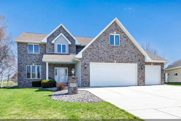 $599,900 | 3373 Langdon Street, Green Bay, WI 54311