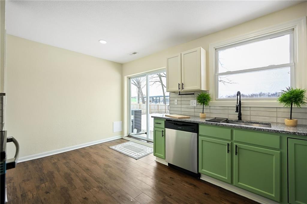 7601 High Grove Road Grandview, MO 64030 - Photo 8 of 21