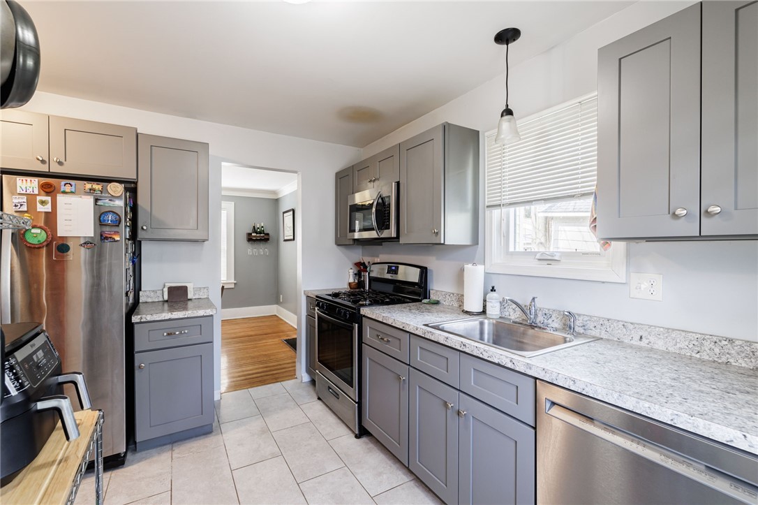 115 Allandale Avenue Rochester, NY 14610 - Photo 6 of 18