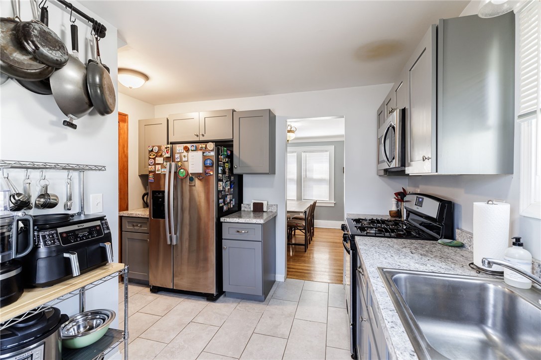 115 Allandale Avenue Rochester, NY 14610 - Photo 7 of 18