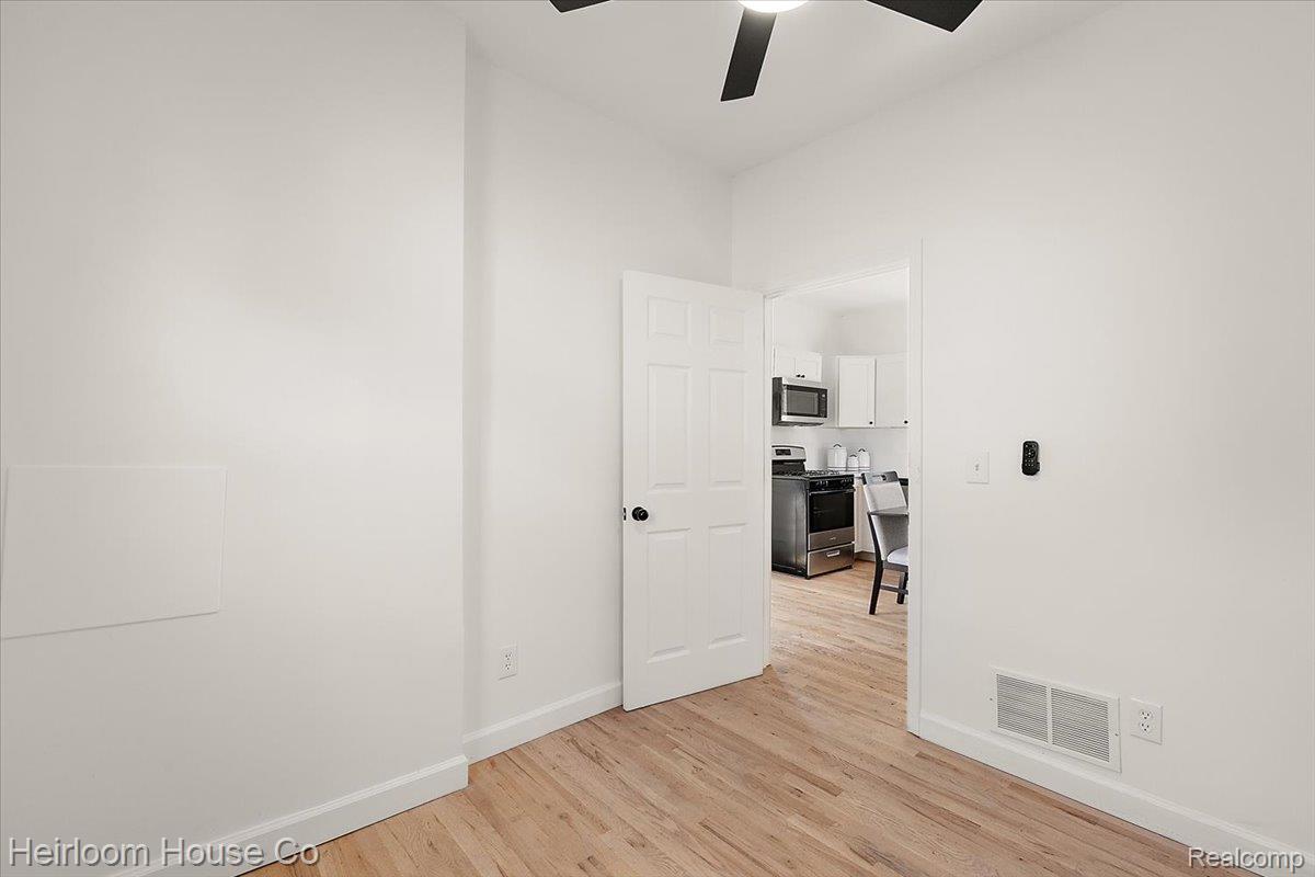 78 Batavia Street River Rouge, MI 48218 - Photo 25 of 35 38-78 Batavia St-38.jpg
