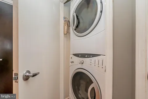 $439,000 | 309 Holland Lane, Unit 307, Alexandria, VA 22314