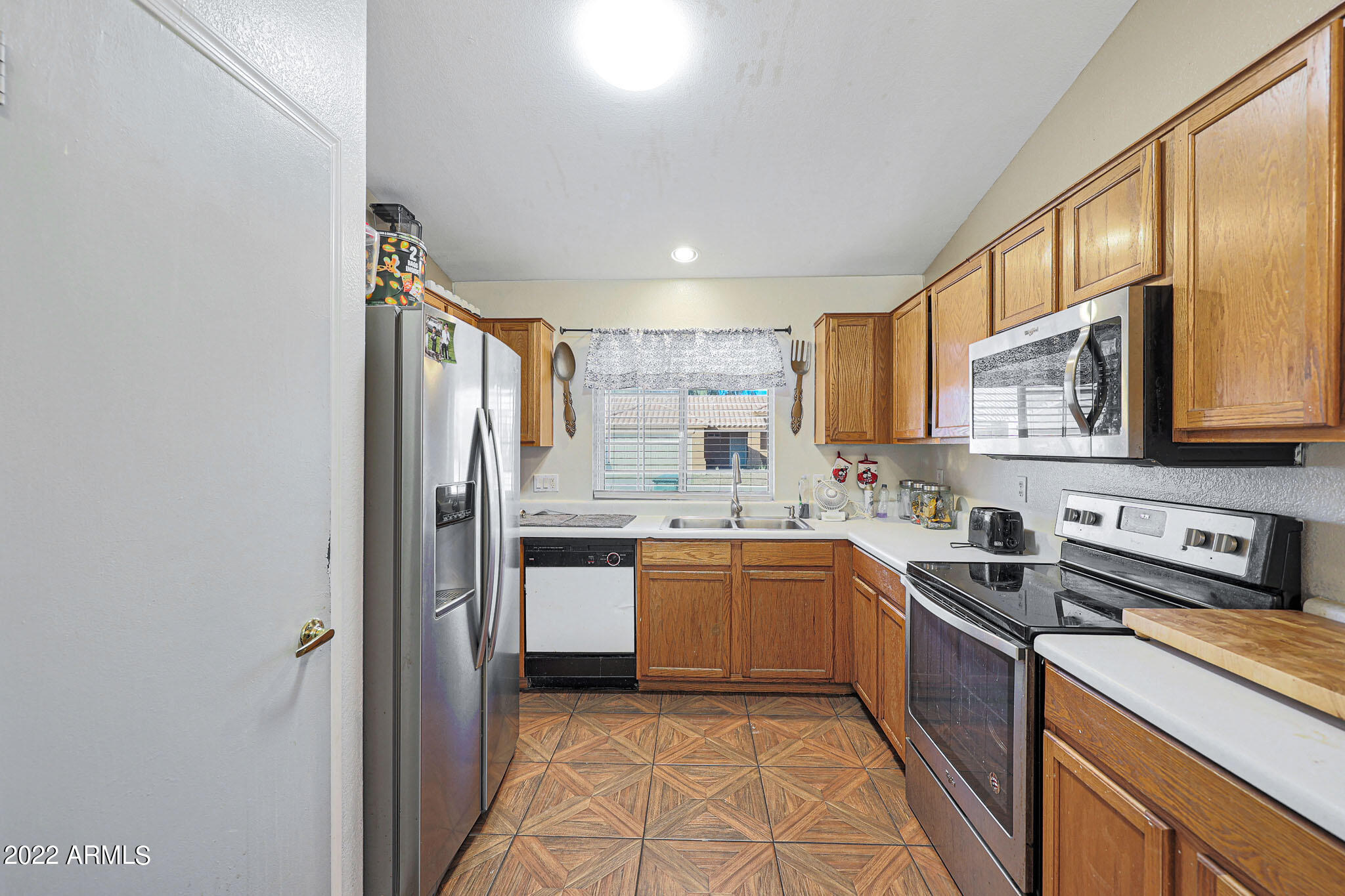 8415 West Monte Vista Road Phoenix, AZ 85037 - Photo 6 of 10 B (26)