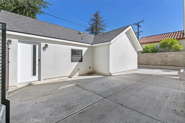 $2,395,000 | 2101 East Glenoaks Boulevard, Glendale, CA 91206