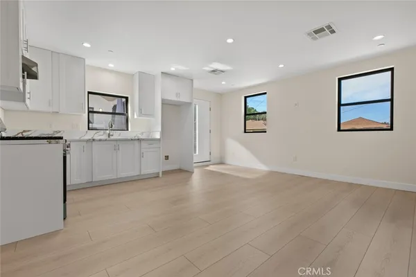 $2,395,000 | 2101 East Glenoaks Boulevard, Glendale, CA 91206