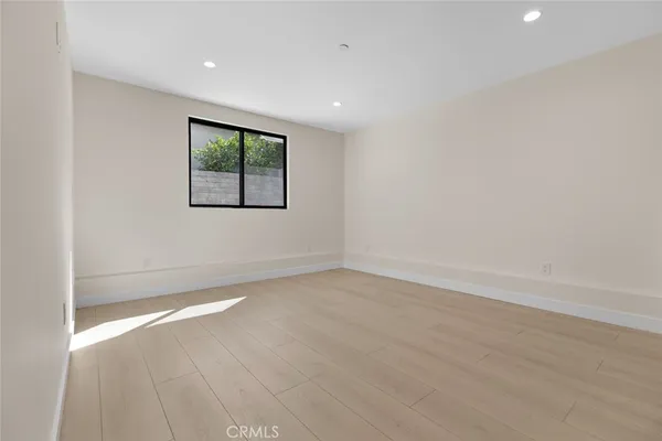 $2,395,000 | 2101 East Glenoaks Boulevard, Glendale, CA 91206