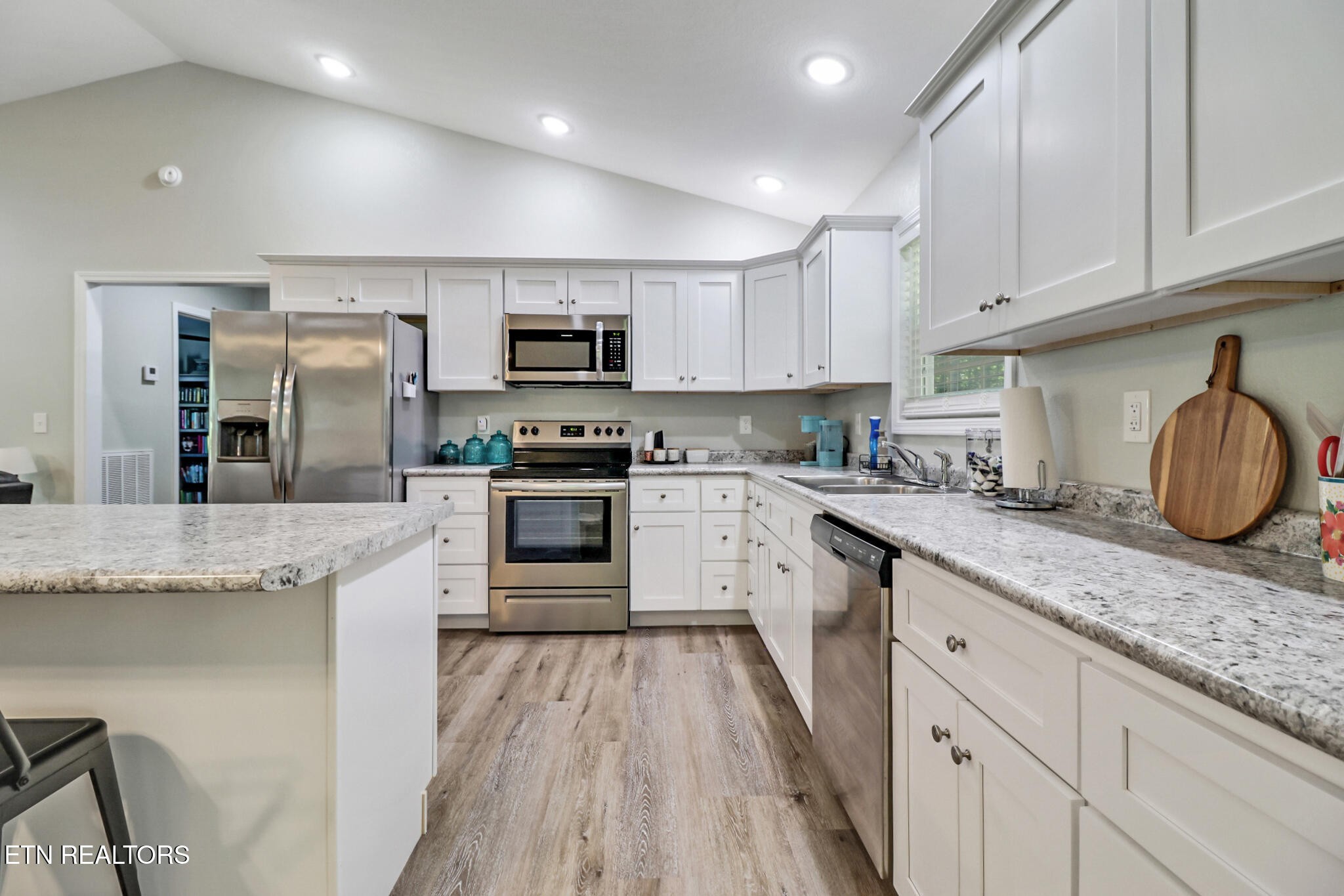 2296 Memory Garden Road Jamestown, TN 38556 - Photo 11 of 28 Gallery Image 11