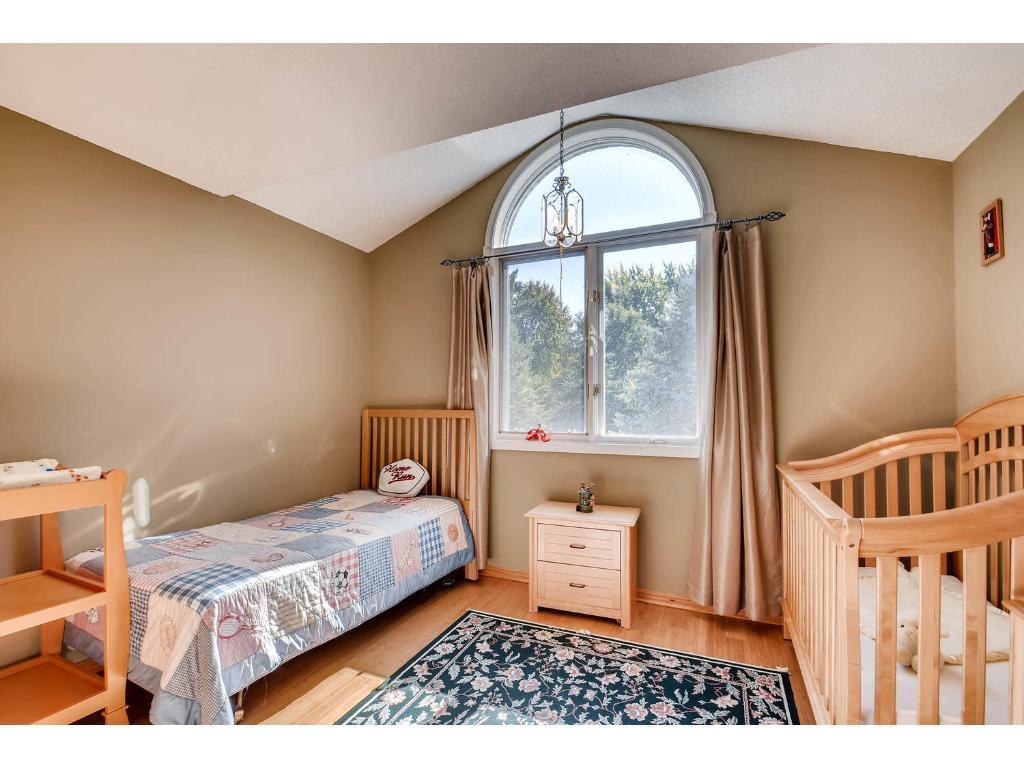 5327 Lorence Road Minnetonka, MN 55345 - Photo 17 of 24 Gallery Image 17