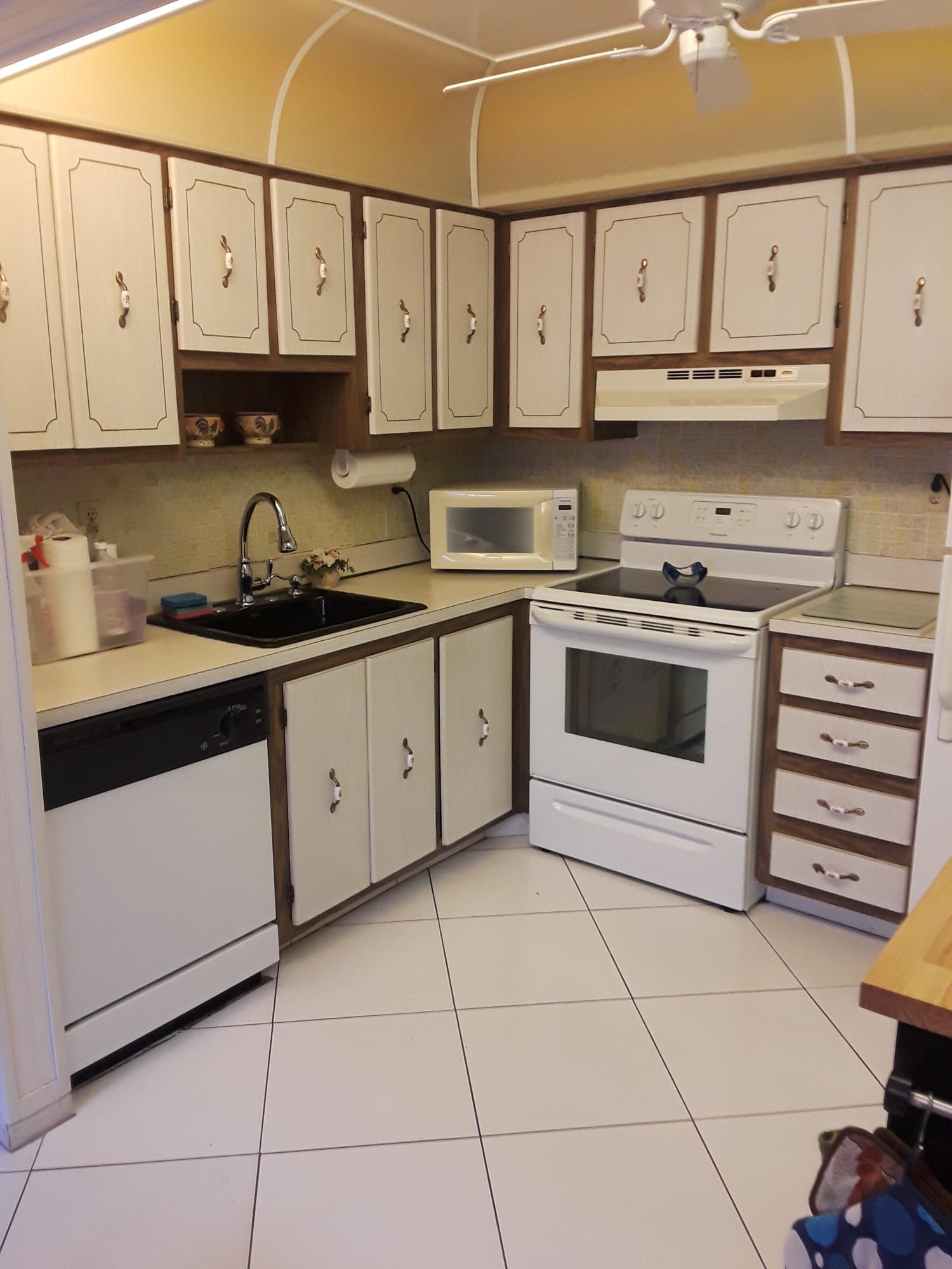 930 Normandy Trail Delray Beach, FL 33484 - Photo 1 of 12 Kitchen