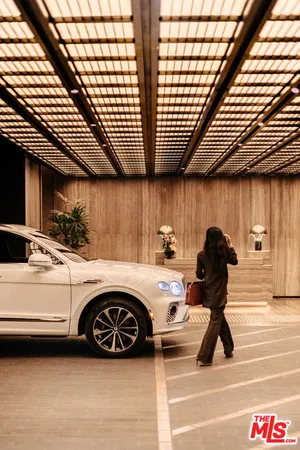a entryway view with a garden space