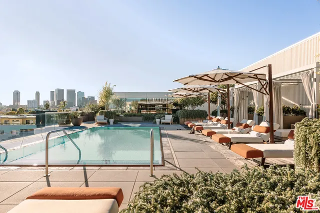 $4,250,000 | 9200 Wilshire Boulevard, Unit 305E, Beverly Hills, CA 90212