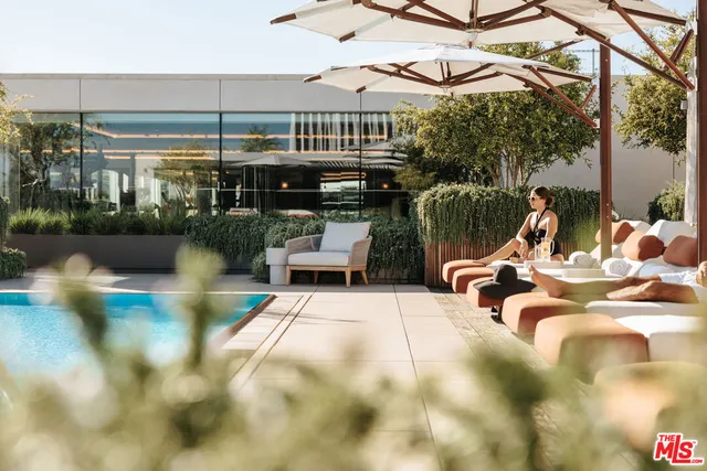 $4,250,000 | 9200 Wilshire Boulevard, Unit 305E, Beverly Hills, CA 90212