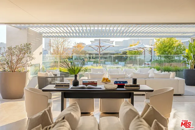 $4,250,000 | 9200 Wilshire Boulevard, Unit 305E, Beverly Hills, CA 90212