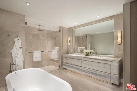 $4,250,000 | 9200 Wilshire Boulevard, Unit 305E, Beverly Hills, CA 90212