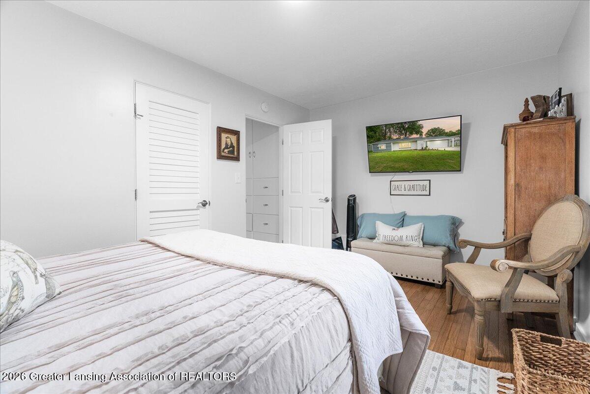 2176 Iroquois Road Okemos, MI 48864 - Photo 22 of 43 25-Media Jett - 32