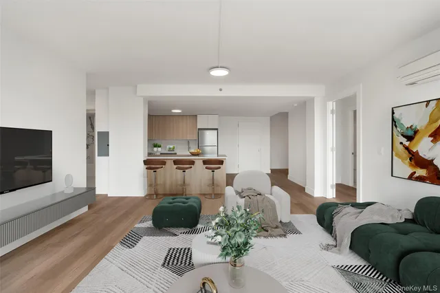 $3,380 | 10 Lyon Place, Unit 301/3B, White Plains, NY 10601