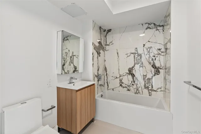 $3,380 | 10 Lyon Place, Unit 301/3B, White Plains, NY 10601