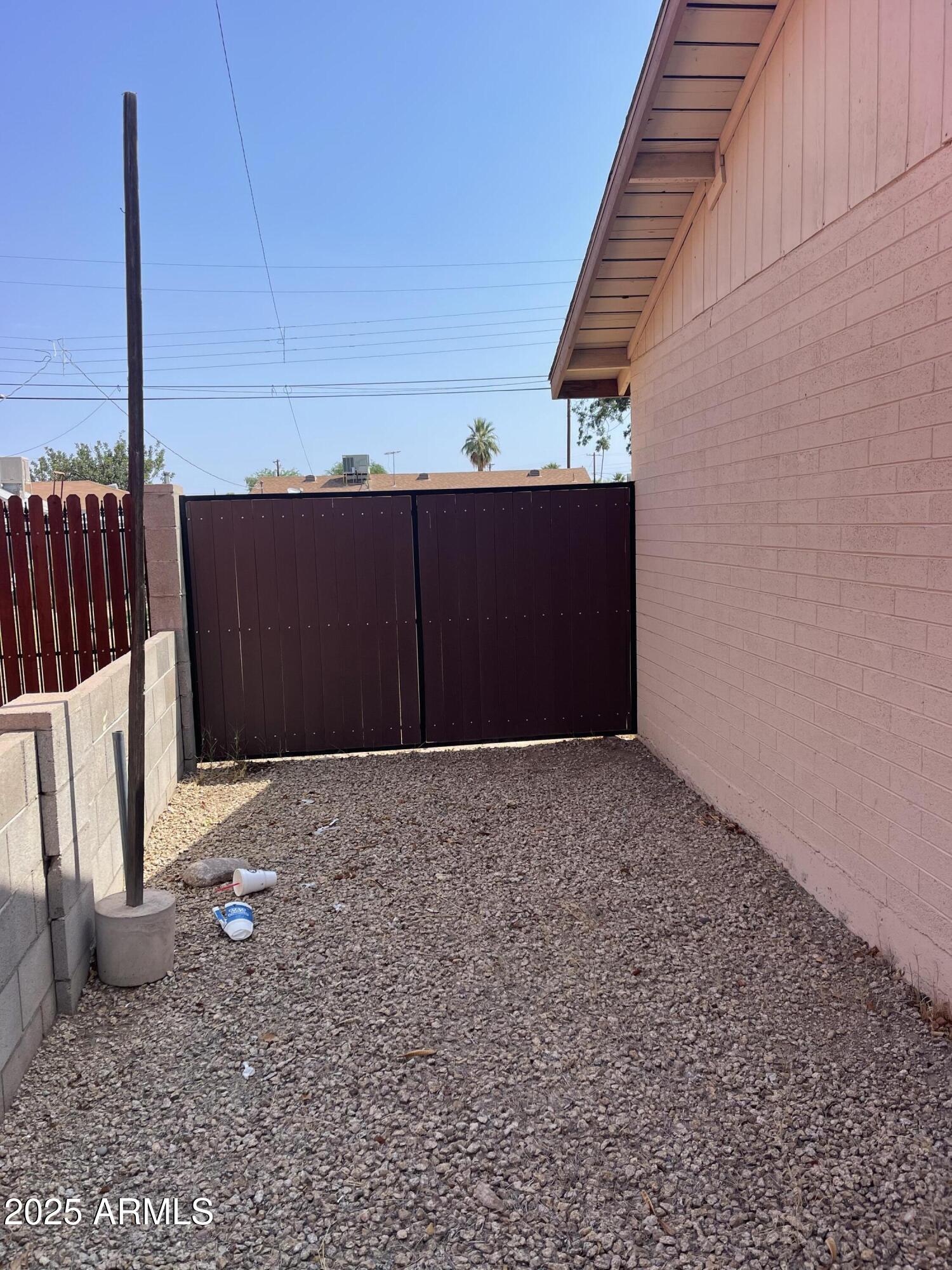 3137 North 37th Drive Phoenix, AZ 85019 - Photo 2 of 10 casa2