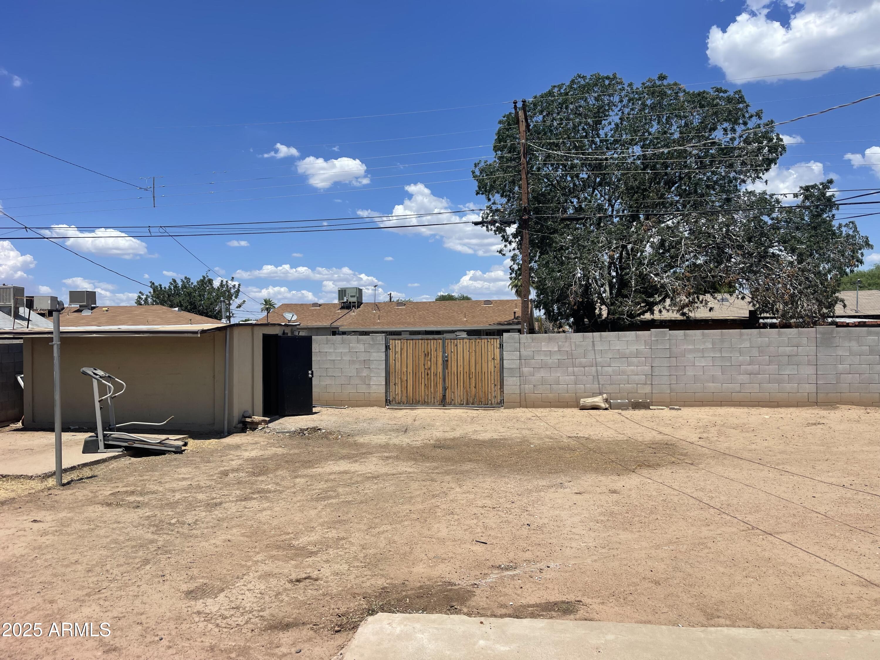 3137 North 37th Drive Phoenix, AZ 85019 - Photo 7 of 10 casa10