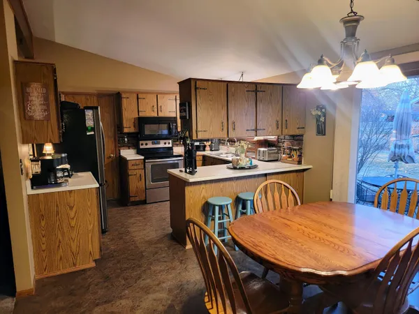 $269,900 | 224 Dorothy Lane, Manawa, WI 54949