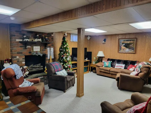 $269,900 | 224 Dorothy Lane, Manawa, WI 54949