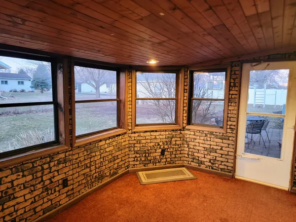 $269,900 | 224 Dorothy Lane, Manawa, WI 54949