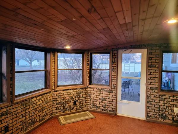 $269,900 | 224 Dorothy Lane, Manawa, WI 54949