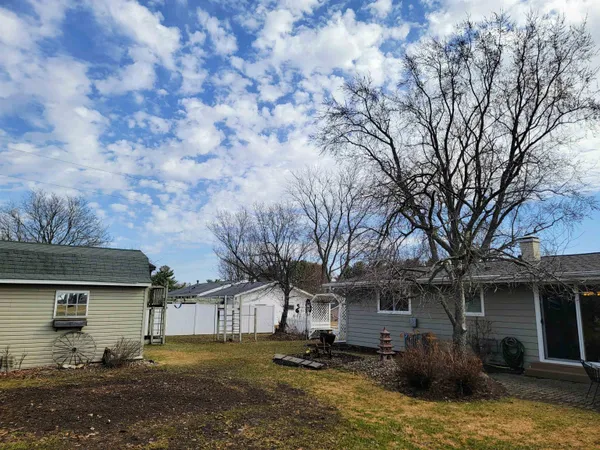 $269,900 | 224 Dorothy Lane, Manawa, WI 54949