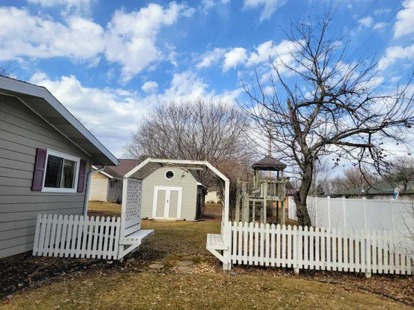 $269,900 | 224 Dorothy Lane, Manawa, WI 54949