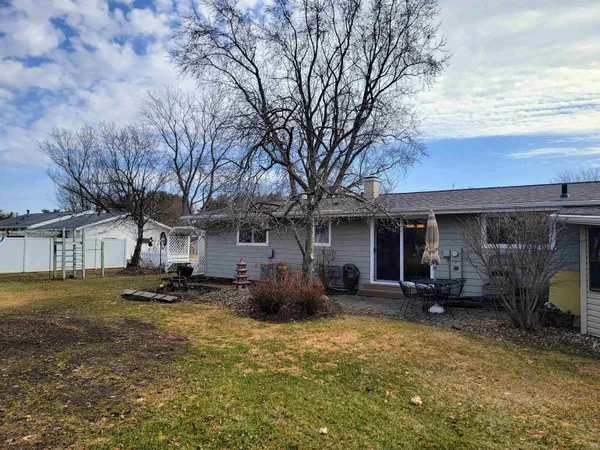 $269,900 | 224 Dorothy Lane, Manawa, WI 54949