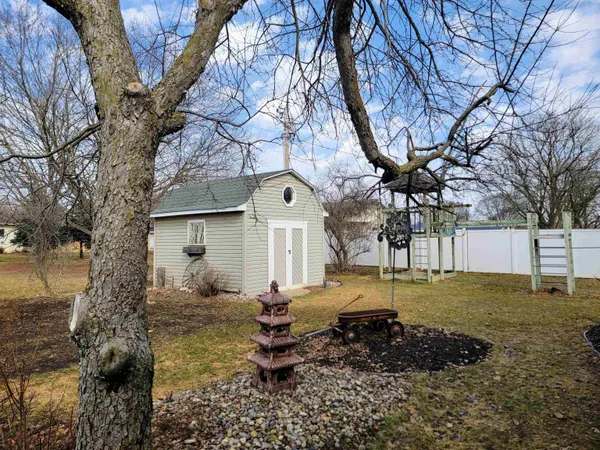 $269,900 | 224 Dorothy Lane, Manawa, WI 54949